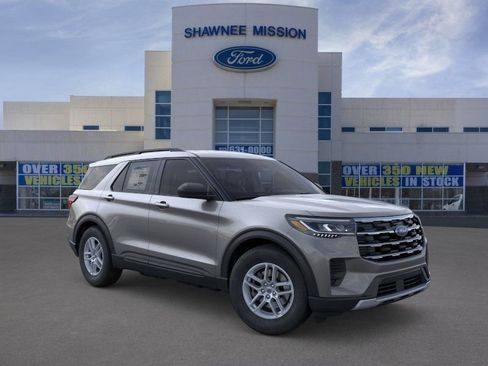 New 2026 Ford Explorer Active AWD/4WD image 7