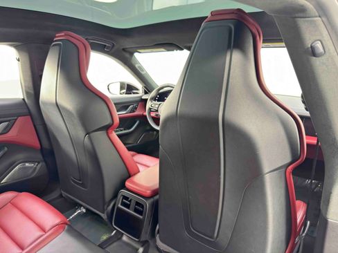 Used 2022 Porsche Taycan Turbo S image 41