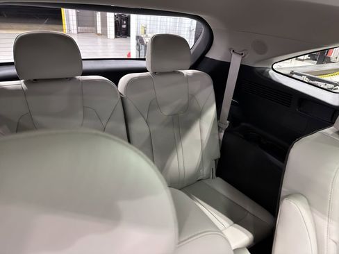 Used 2023 Kia Sorento SX image 18