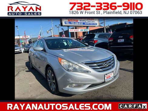 Used 2013 Hyundai Sonata SE image 1