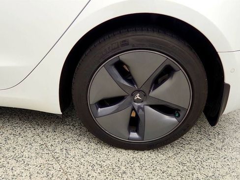 Used 2020 Tesla Model 3 Standard Range Plus RWD image 18