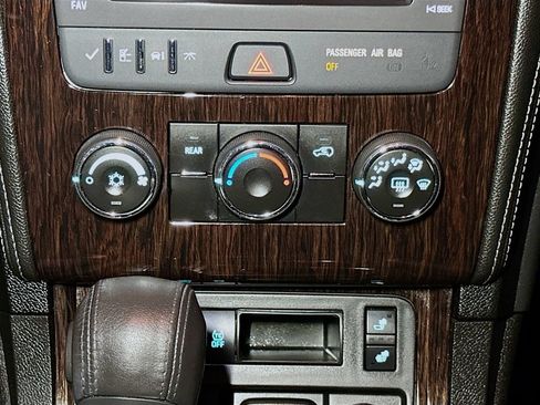 Used 2017 Chevrolet Traverse LT w/ Style and Technology Package AWD/4WD image 13