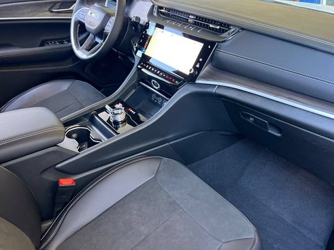 New 2026 Jeep Grand Cherokee Altitude AWD/4WD image 15