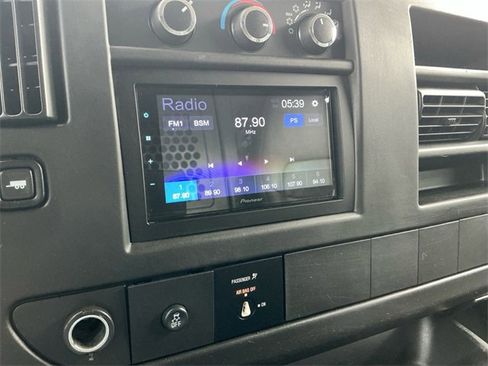 Used 2014 GMC Savana 3500 image 21