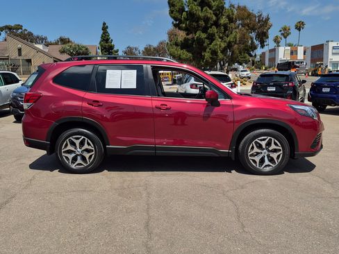 Used 2023 Subaru Forester Premium AWD/4WD image 5