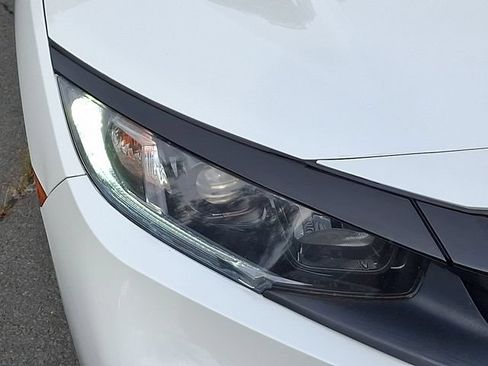 Used 2019 Honda Civic EX image 9