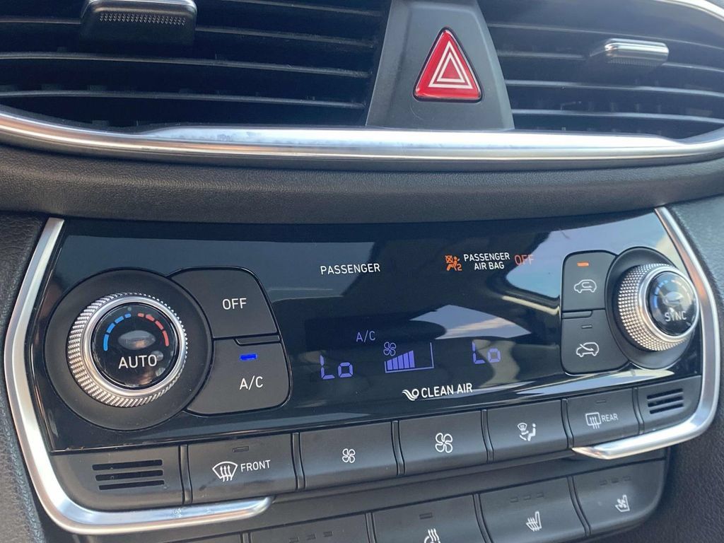 Used 2019 Hyundai Santa Fe FWD image 25