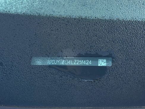 Used 2020 Chevrolet Silverado 1500 LT image 2