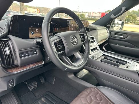 Used 2025 Nissan Armada Platinum w/ Convenience Package image 13