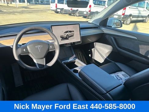 Used 2022 Tesla Model Y Long Range image 27
