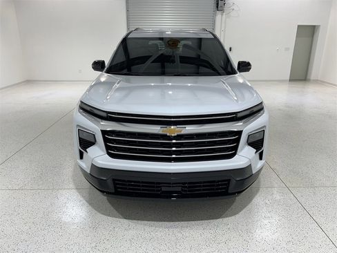 New 2026 Chevrolet Traverse High Country image 8