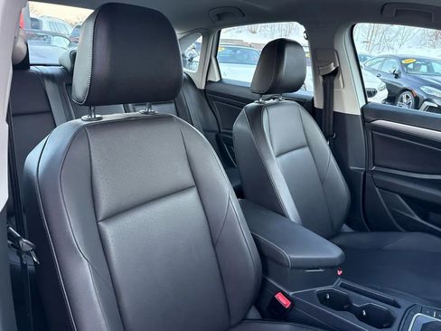 Used 2020 Volkswagen Jetta SE w/ SE Cold Weather Package image 38