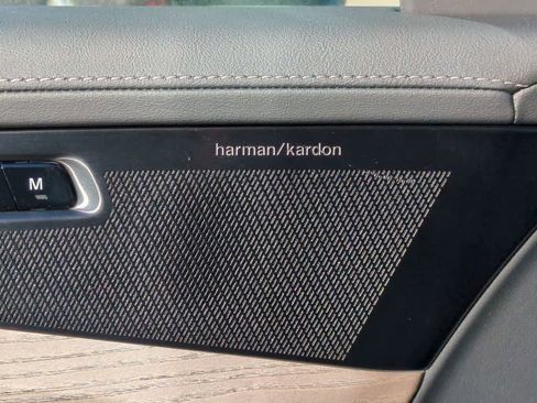 New 2026 Volvo XC90 B6 Plus w/ Protection Package Premier image 23