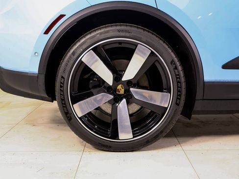 New 2026 Porsche Macan 4 Electric image 25