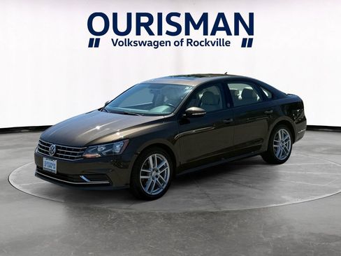 Used 2019 Volkswagen Passat 2.0T Wolfsburg FWD image 2