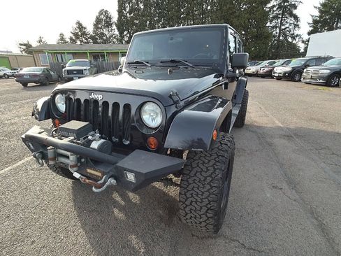 Used 2011 Jeep Wrangler Unlimited 70th Anniversary w/ Connectivity Group image 7