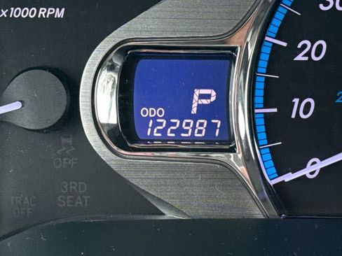 Used 2013 Toyota Sienna XLE image 19