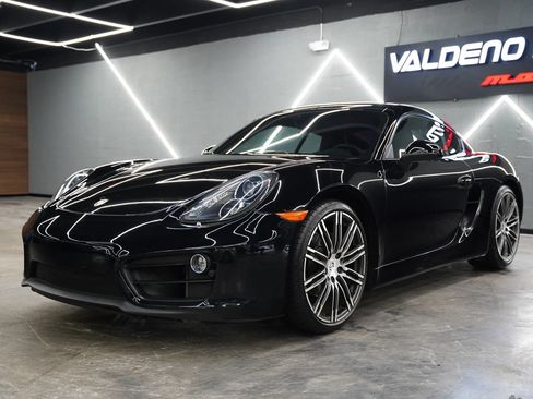 Used 2016 Porsche Cayman RWD image 8