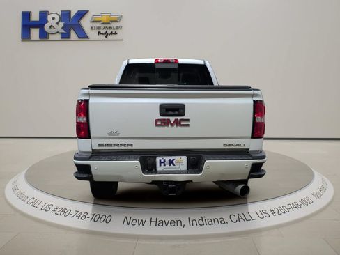 Used 2018 GMC Sierra 2500 Denali AWD/4WD image 5
