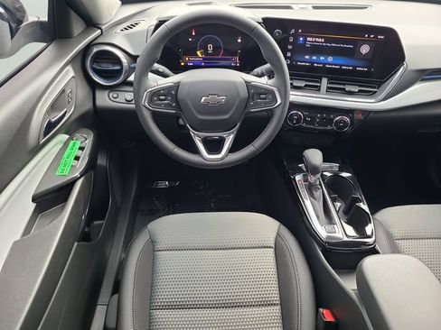 New 2026 Chevrolet Trax LT w/ Midnight Edition FWD image 16