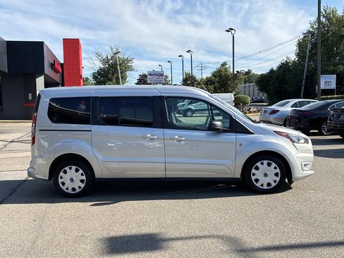 Used 2022 Ford Transit Connect XLT FWD image 8