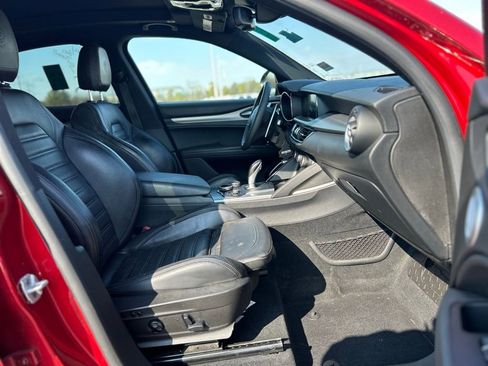 Used 2018 Alfa Romeo Stelvio Ti Sport image 10