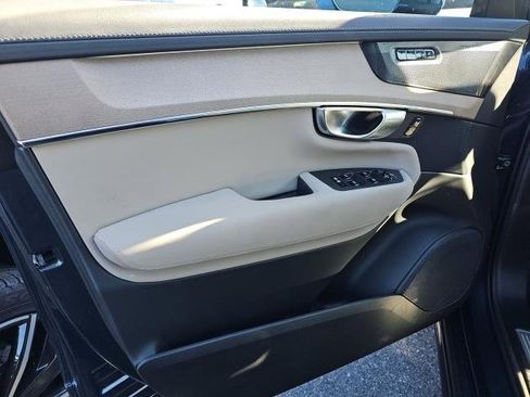 Certified 2025 Volvo XC90 B6 Plus image 10