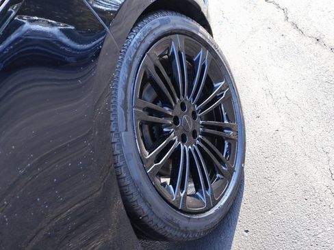 New 2026 Land Rover Range Rover SE image 38