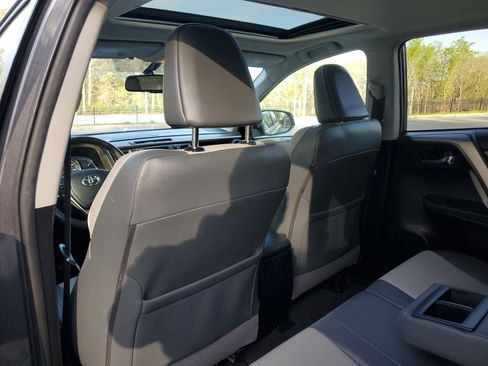 Used 2015 Toyota RAV4 Limited image 11