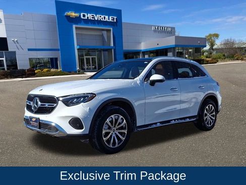 Used 2023 Mercedes-Benz GLC 300 4MATIC image 3
