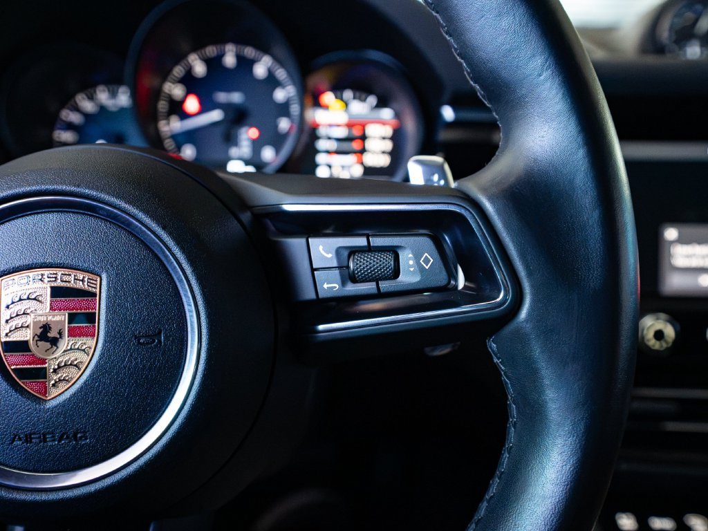 Certified 2024 Porsche Macan AWD/4WD image 16