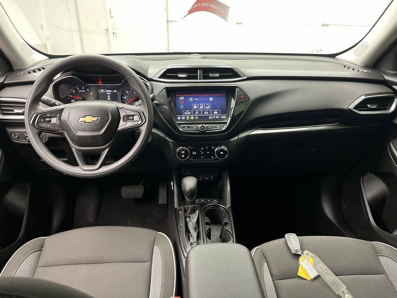 Used 2022 Chevrolet TrailBlazer LT w/ Convenience Package AWD/4WD image 4