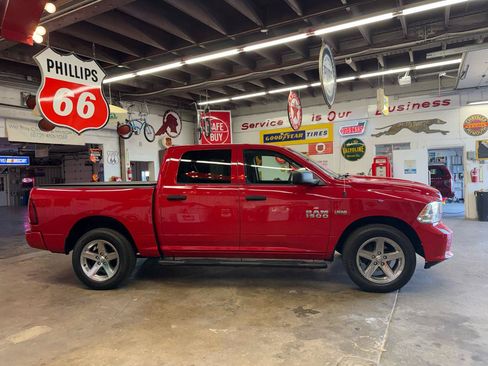 Used 2016 RAM 1500 Express w/ Popular Equipment Group AWD/4WD image 6