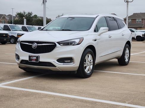Used 2018 Buick Enclave Essence w/ Trailering Package image 11