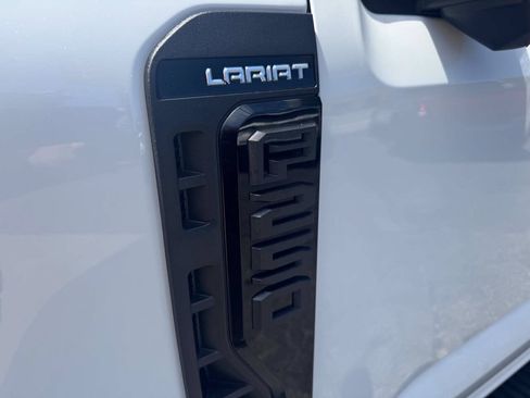 Used 2023 Ford F250 Lariat w/ Sport Appearance Package AWD/4WD image 23