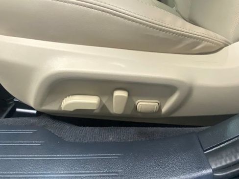 Used 2019 Subaru Outback 2.5i Limited AWD/4WD image 12