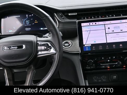 Used 2025 Jeep Grand Cherokee Overland w/ Adv Protech Group III AWD/4WD image 13