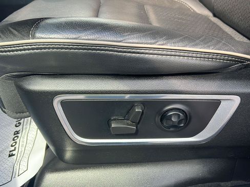 Used 2021 RAM 1500 Laramie AWD/4WD image 15