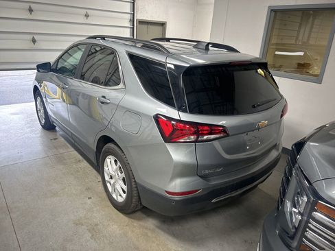Used 2023 Chevrolet Equinox LT AWD/4WD image 2