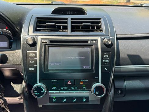 Used 2014 Toyota Camry SE FWD image 16