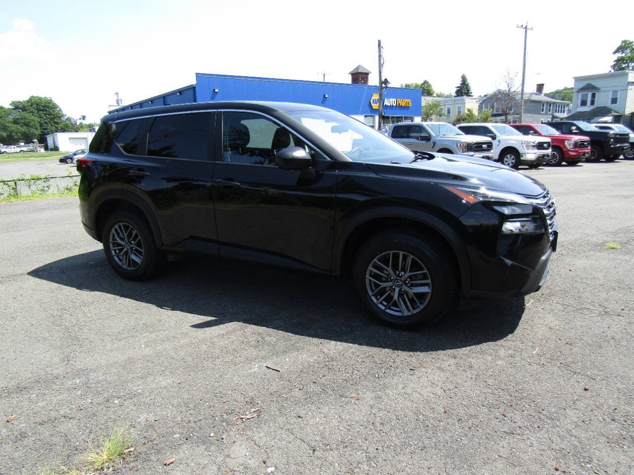 Used 2024 Nissan Rogue S AWD/4WD image 37