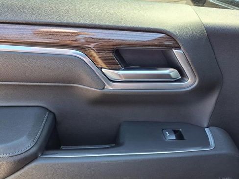 Used 2025 Chevrolet Silverado 1500 LT image 81