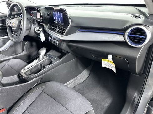 Used 2024 Chevrolet Trax LS FWD image 30