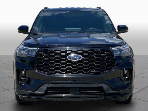 Used 2025 Ford Explorer ST-Line AWD/4WD image 4