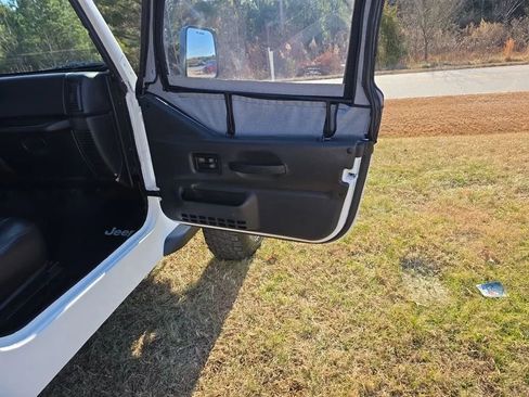 Used 2000 Jeep Wrangler SE image 25