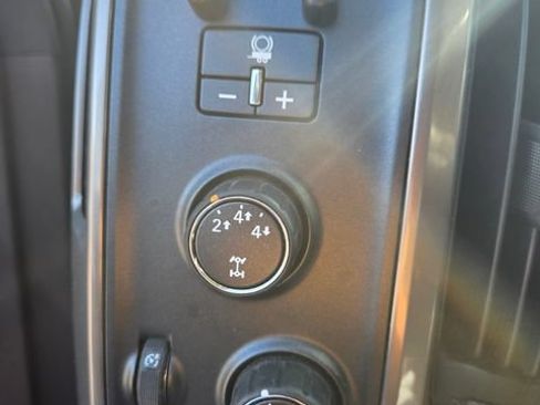 Used 2015 Chevrolet Silverado 2500 High Country w/ Duramax Plus Package AWD/4WD image 11