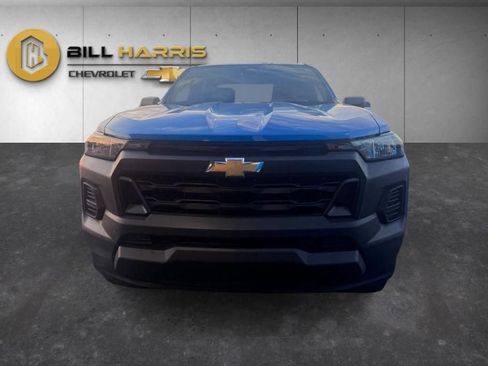 Used 2023 Chevrolet Colorado W/T AWD/4WD image 2