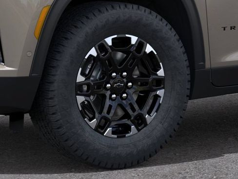 New 2027 Chevrolet Traverse Z71 w/ Enhanced Driving Package AWD/4WD image 9