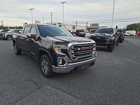 Used 2020 GMC Sierra 1500 SLT w/ X31 Off-Road Package AWD/4WD image 3