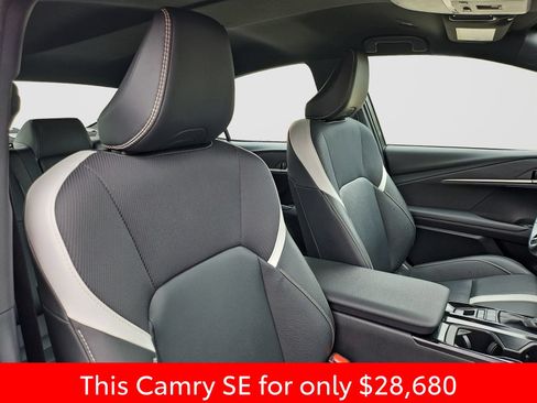 Used 2025 Toyota Camry SE FWD image 18